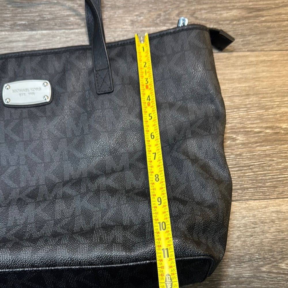 Michael Kors Charcoal Signature Tote - Picture 10 of 12